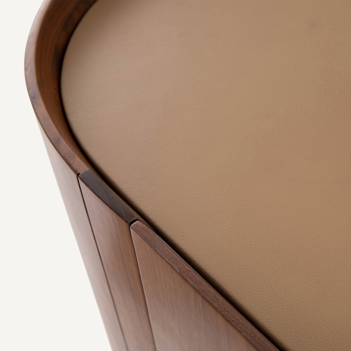 Buffet enfilade noyer, plaqué et cuir Aslen noyer, AM.PM