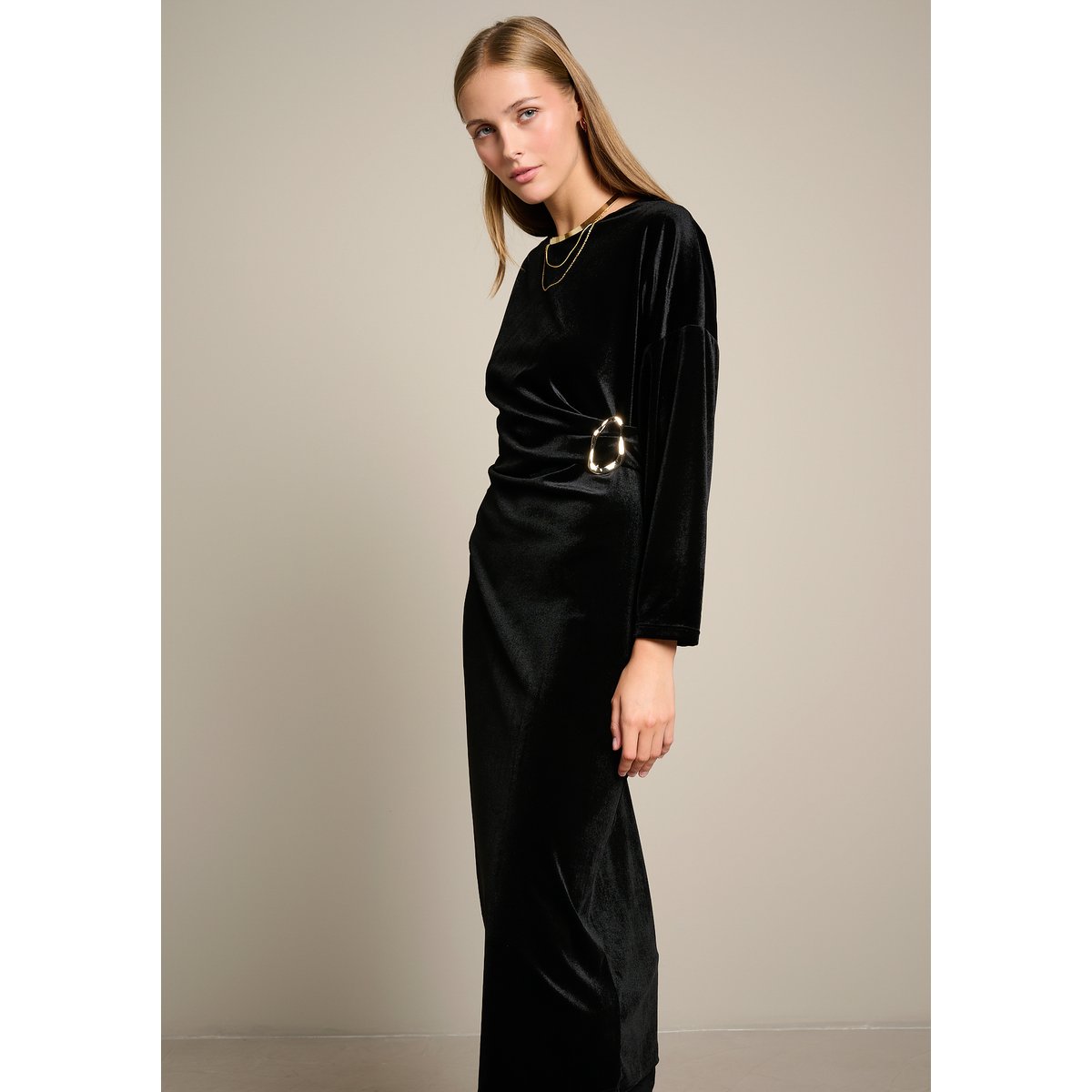 Robe midi en velours à boucle noir, LOLALIZA