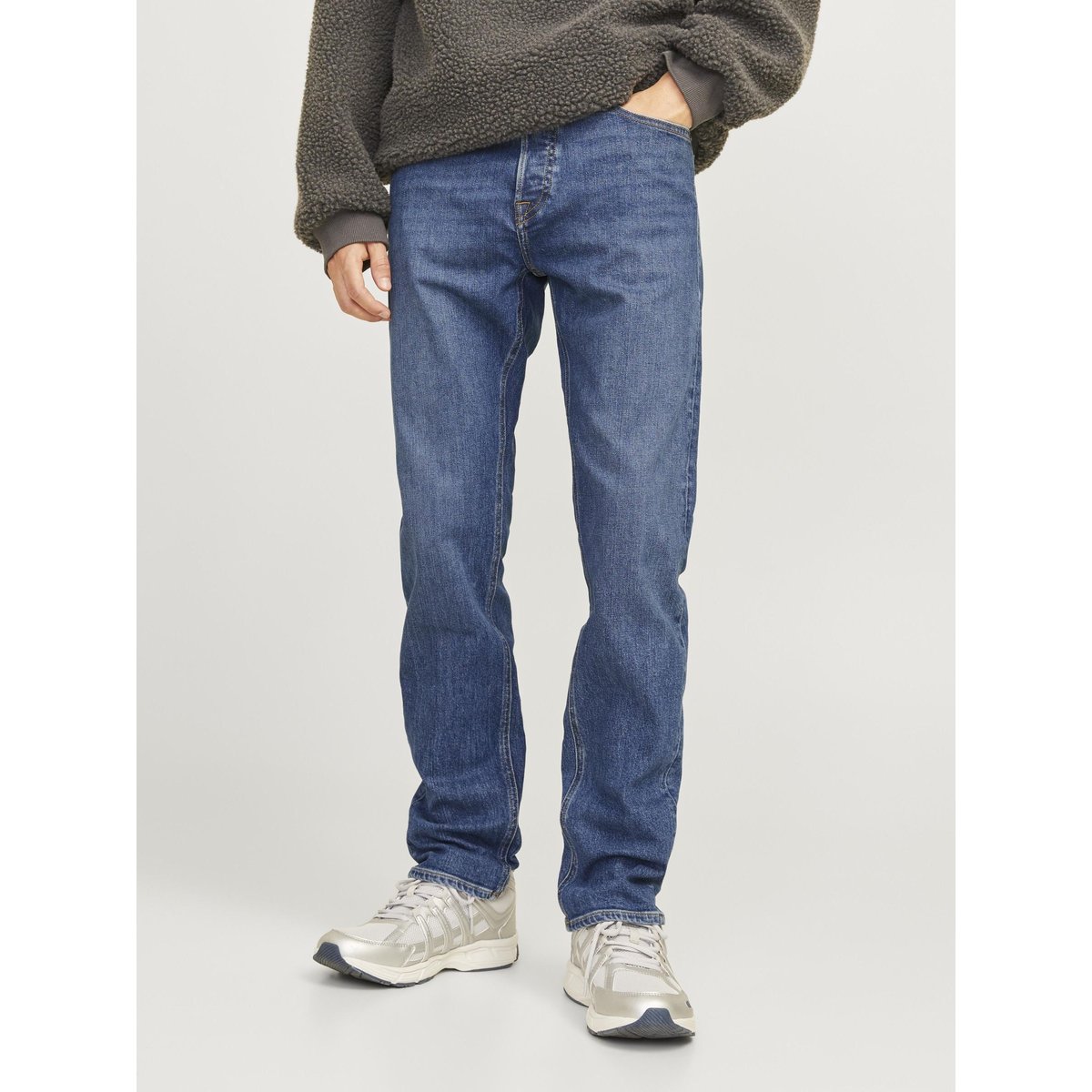 Jean Coupe Tapered medium blue denim, aprel