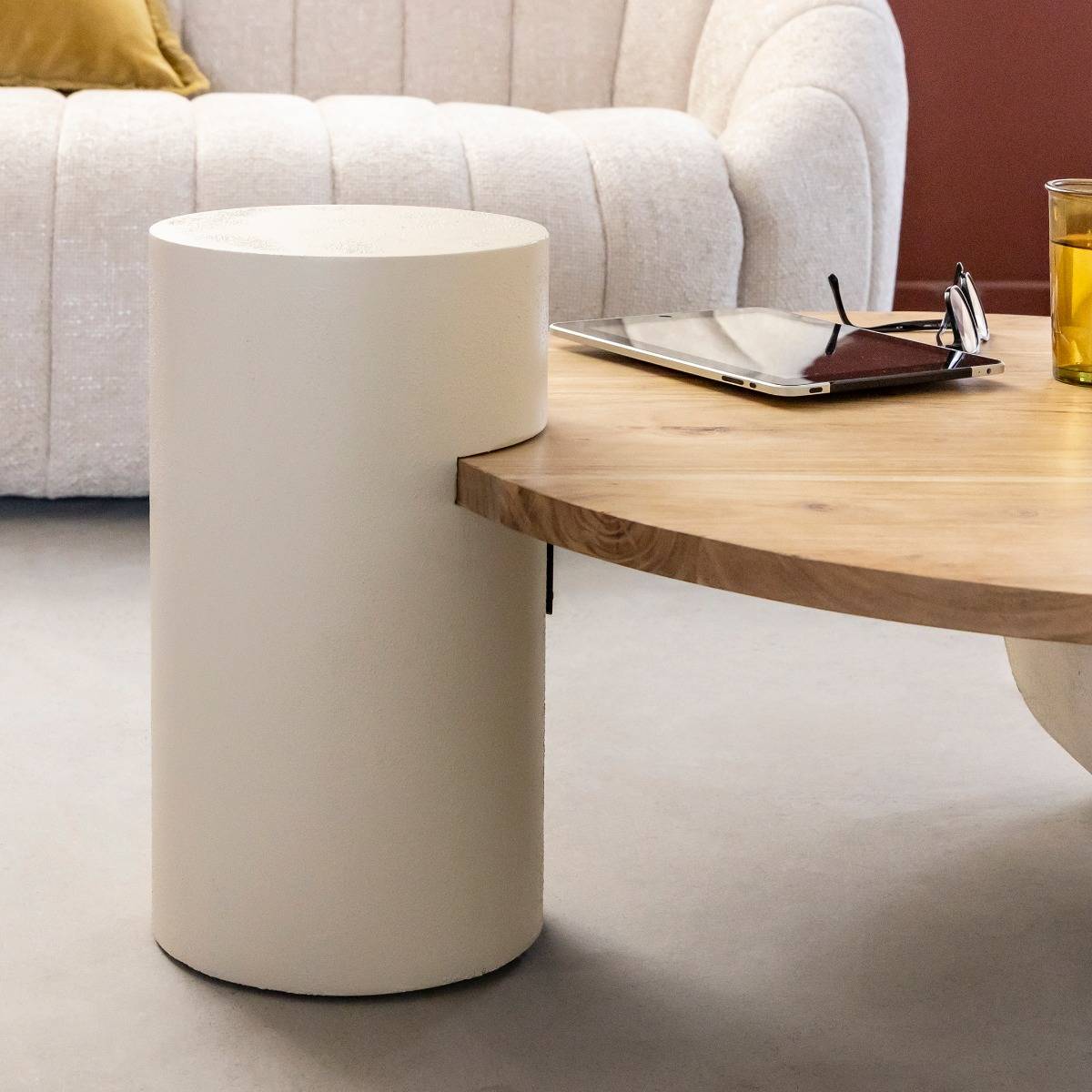 Table basse en bois effet béton ronde DALVA bois clair, MADE IN MEUBLES 