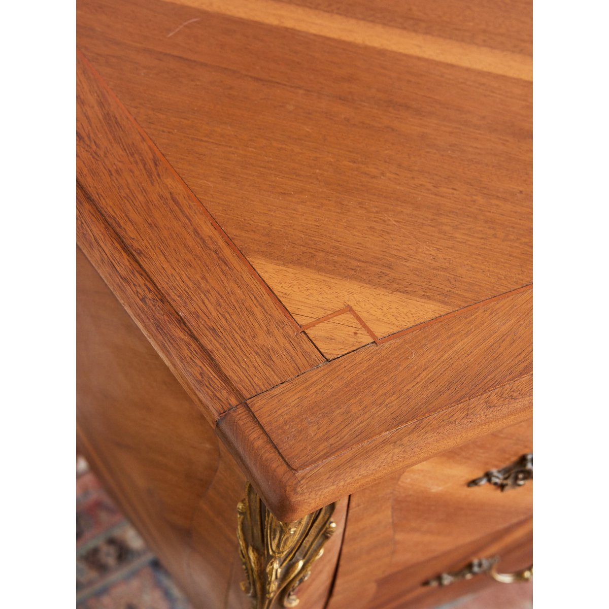 Commode de style Louis XV Garance N°686 - Bon état bois clair, DEBONGOUT