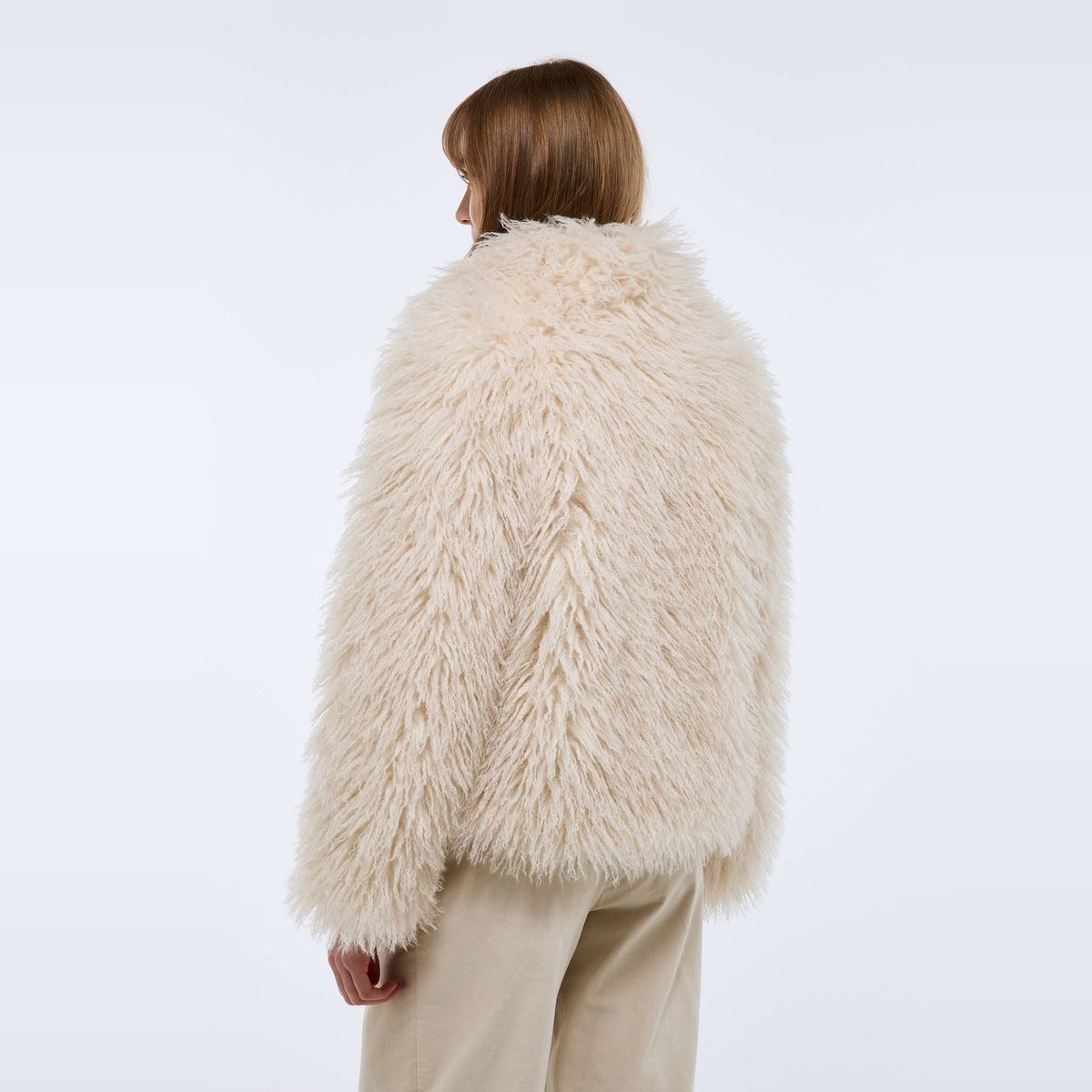 Manteau court en imitation fourrure à poil long ecru, MONOPRIX