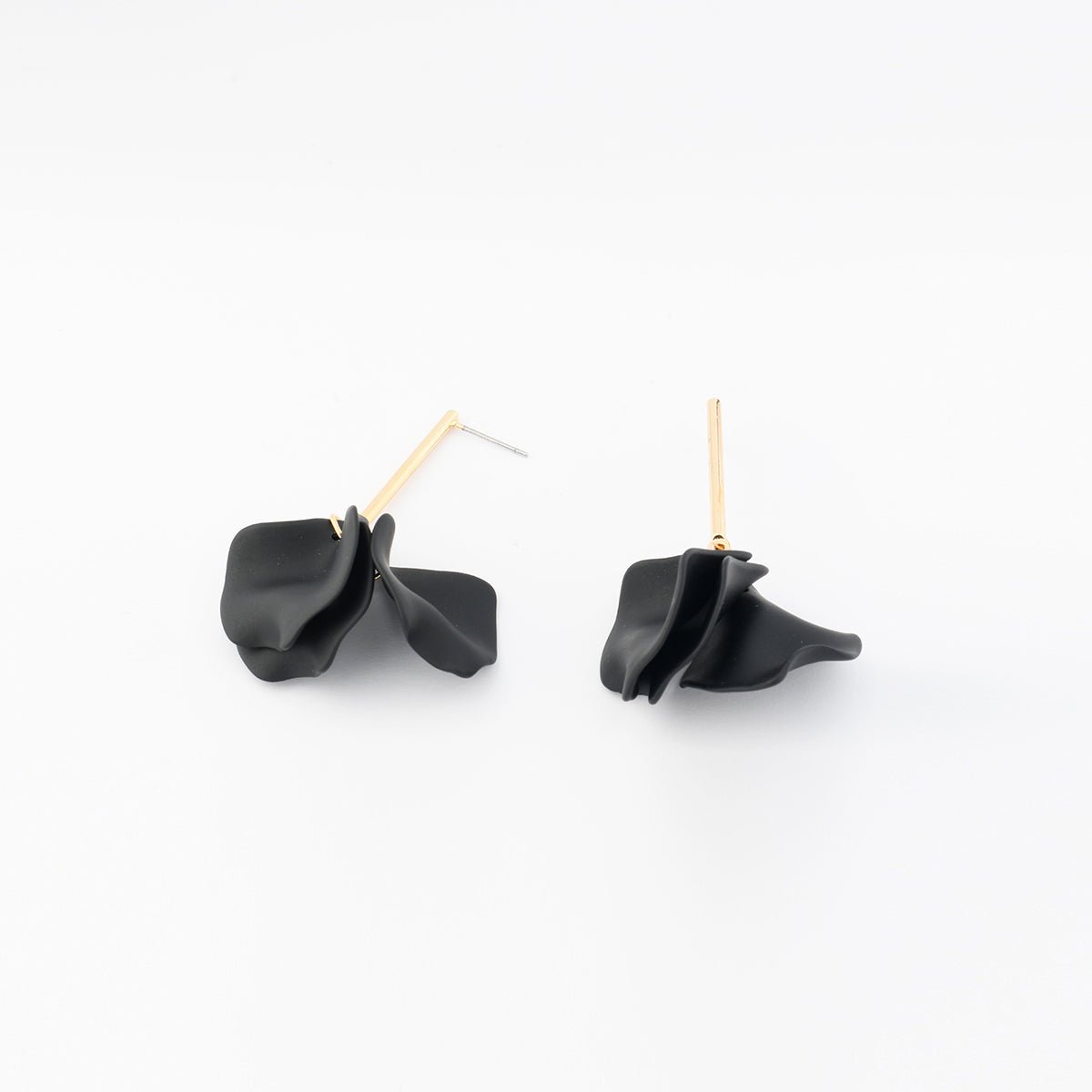 Boucles d'oreilles pendantes pétales noirs noir, BALABOOSTE