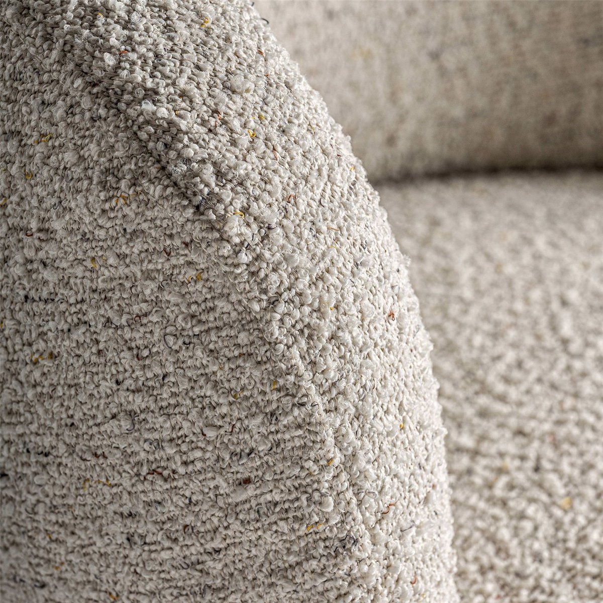 Fauteuil rotatif en coton bouclé et bois blanc bouclé et bois noir, RECOLLECTION