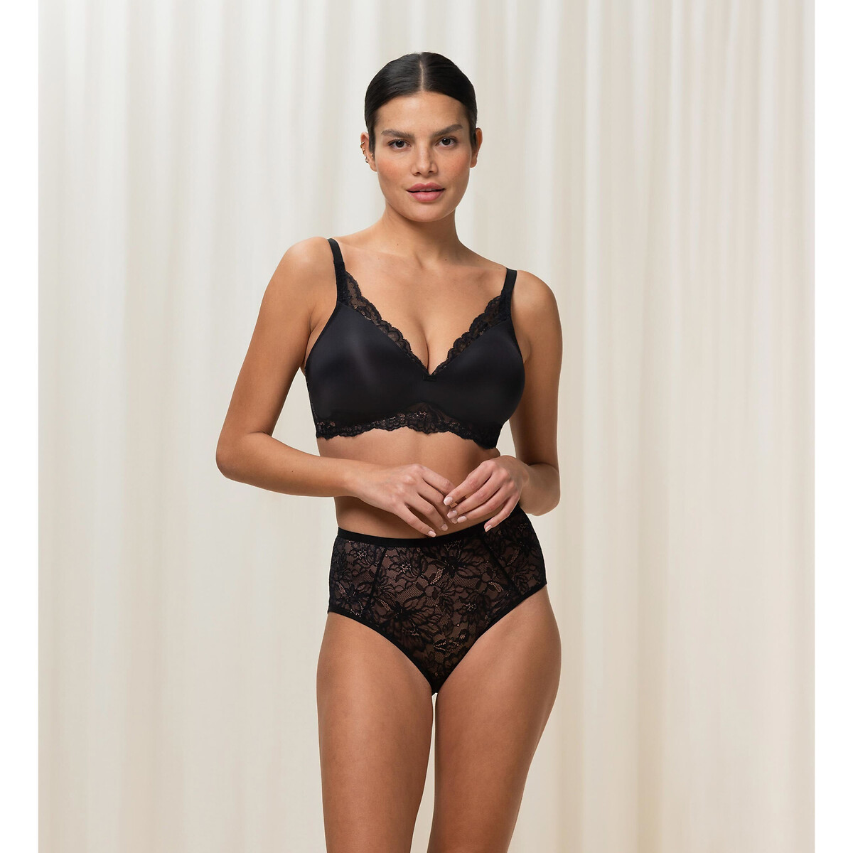 BH zonder beugels, Amourette Charm zwart, TRIUMPH