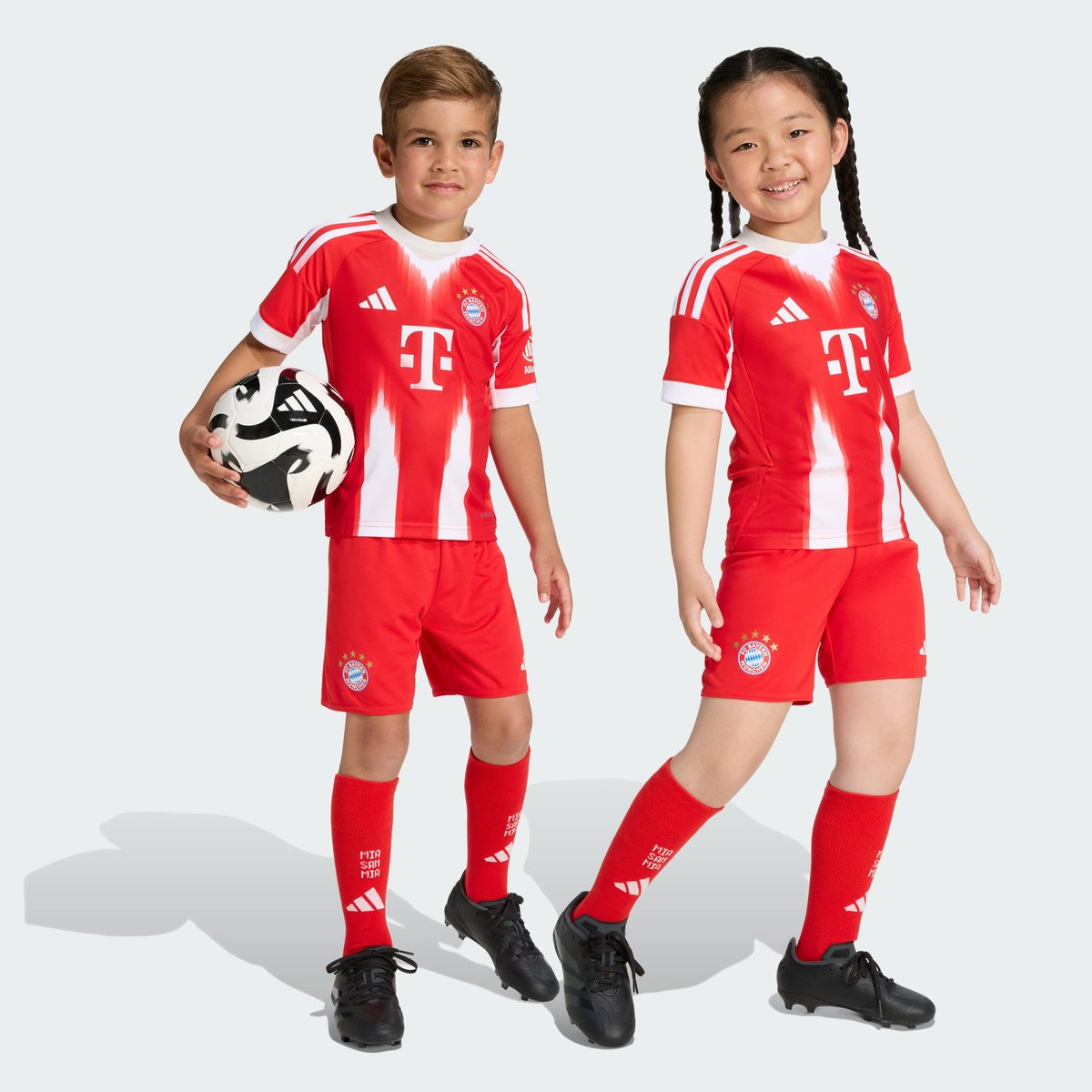 Mini Kit Domicile Fc Bayern 25/26 Enfants Mini Kit Domicile Fc Bayern 25/26 Enfants red, adidas Performance