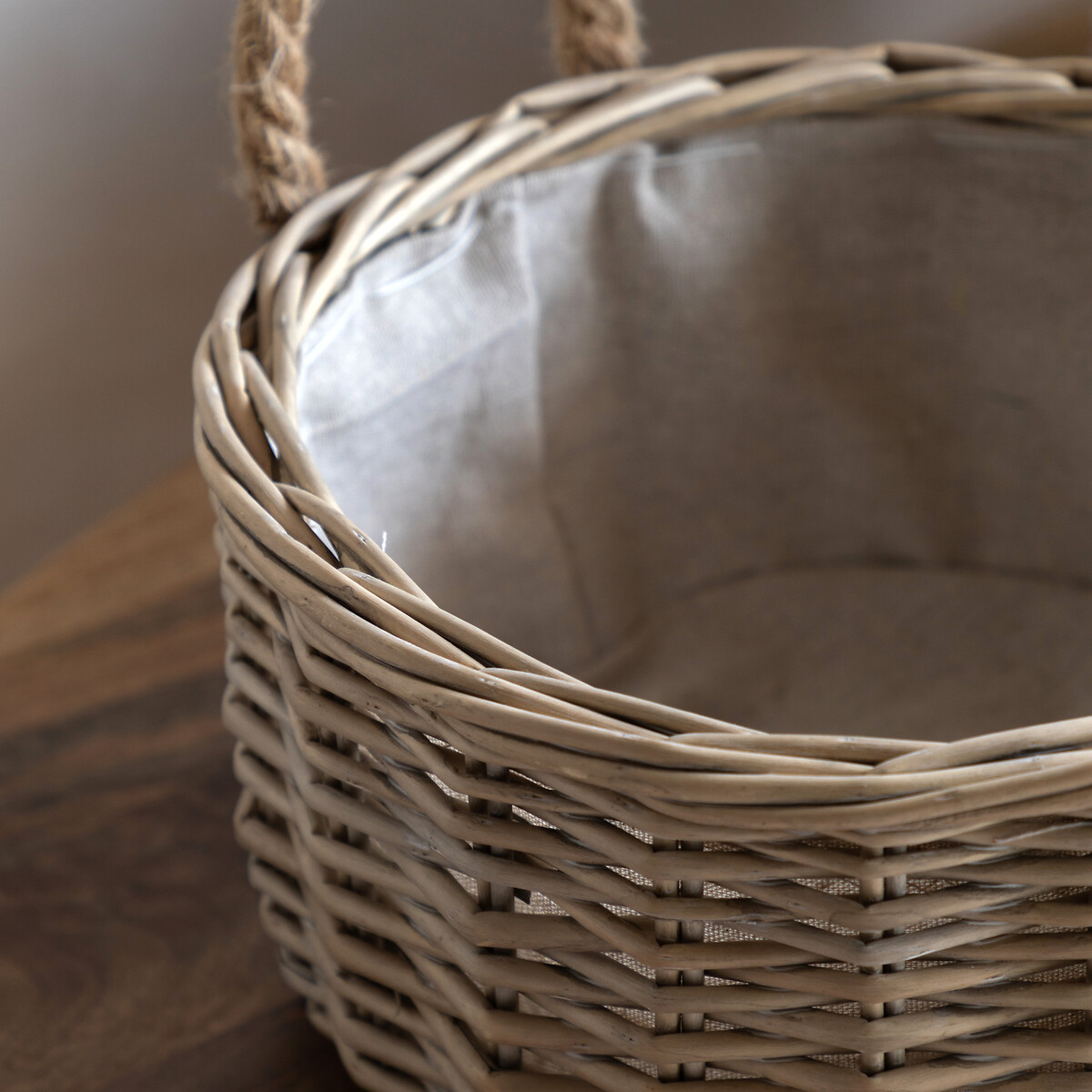 Set of 2 Eden Round Baskets with Handle in Natural brown , ÉDITÉ