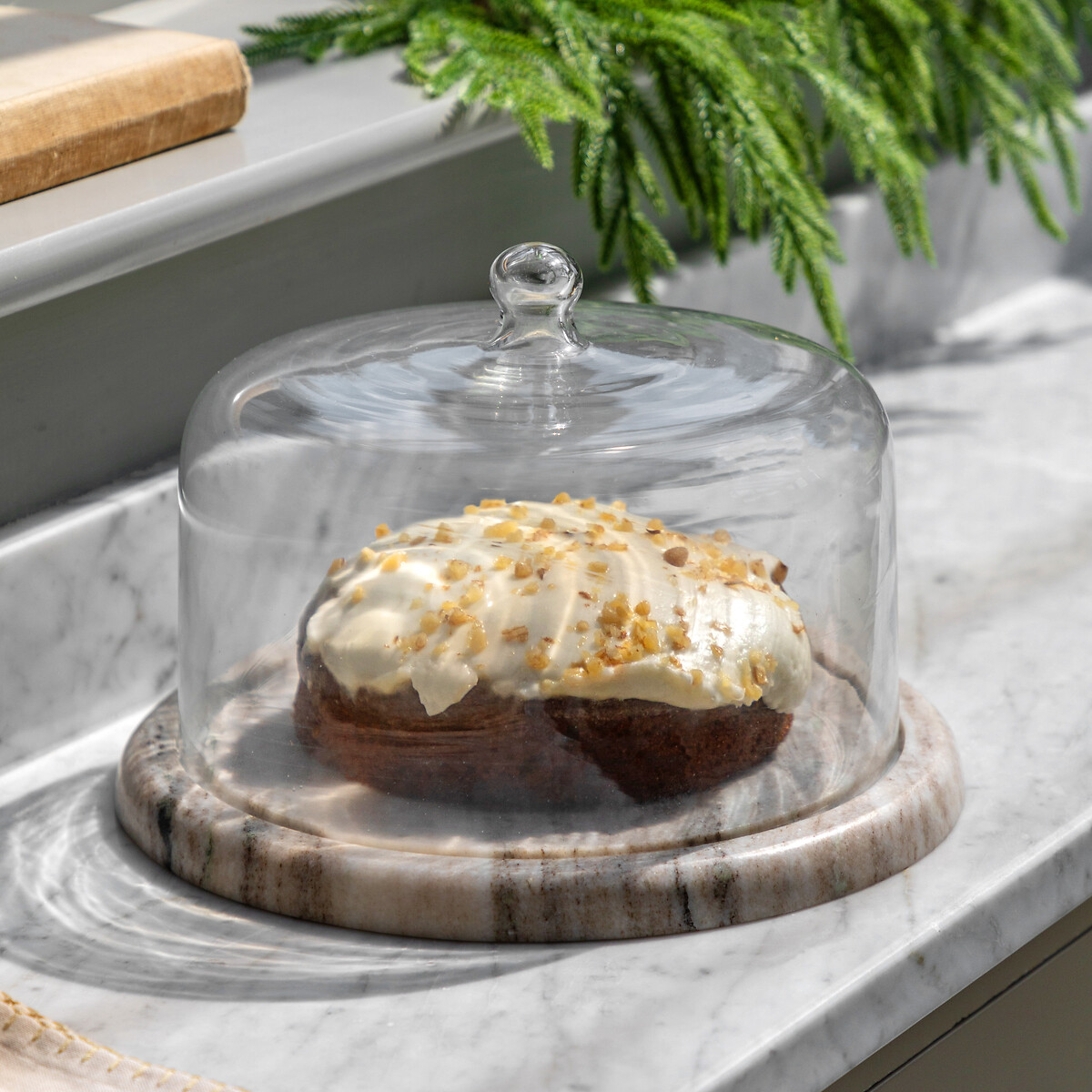 Novi Cake Dome in Beige Marble natural, SO'HOME