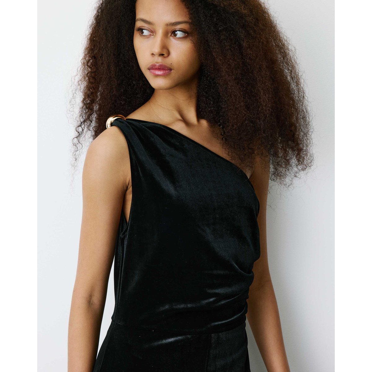 Combinaison ajustée asymétrique en velours noir Brielle noir, GRACE & MILA