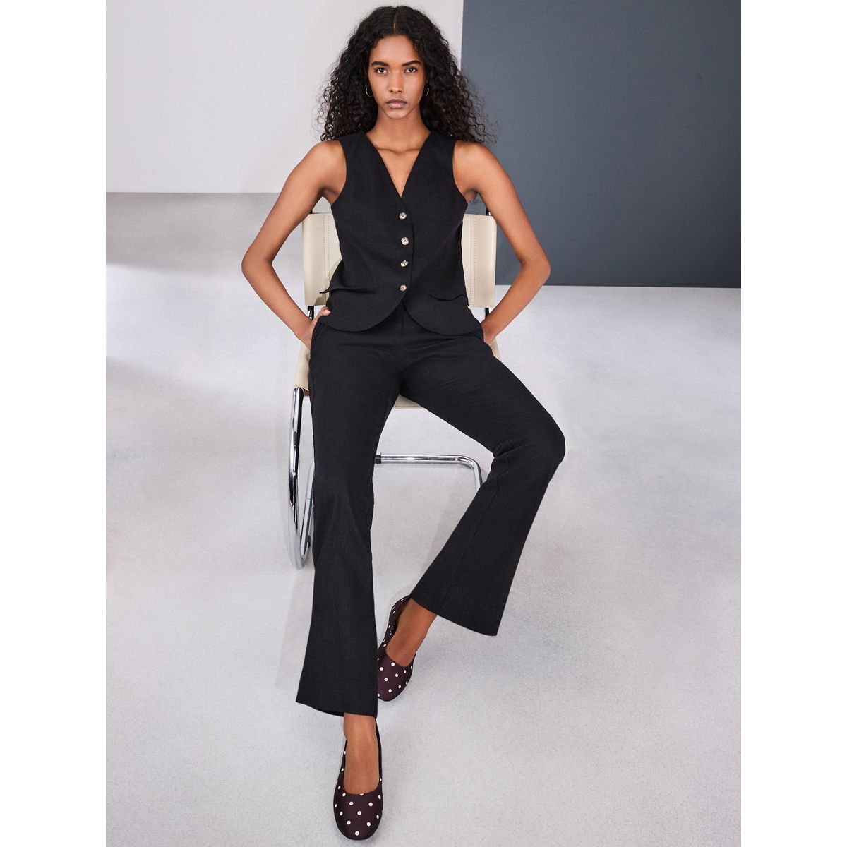 Pantalon évasé habillé en mélange de lin noir, NEXT