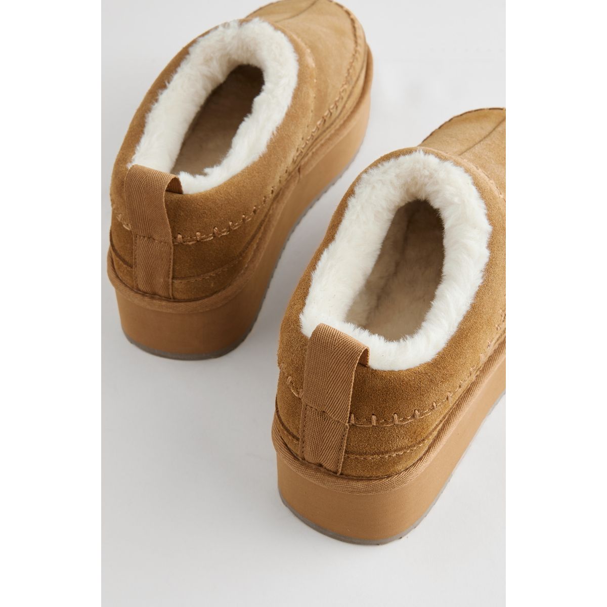 Chaussures sans lacets avec doublure marron/crème, NEXT