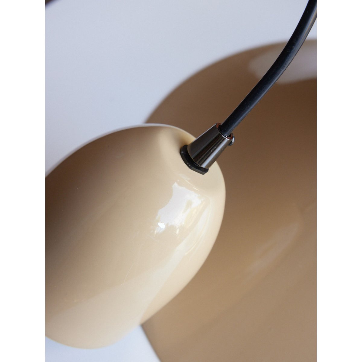 Suspension vintage design nougat Sonia N°285 - Bon état vert, DEBONGOUT