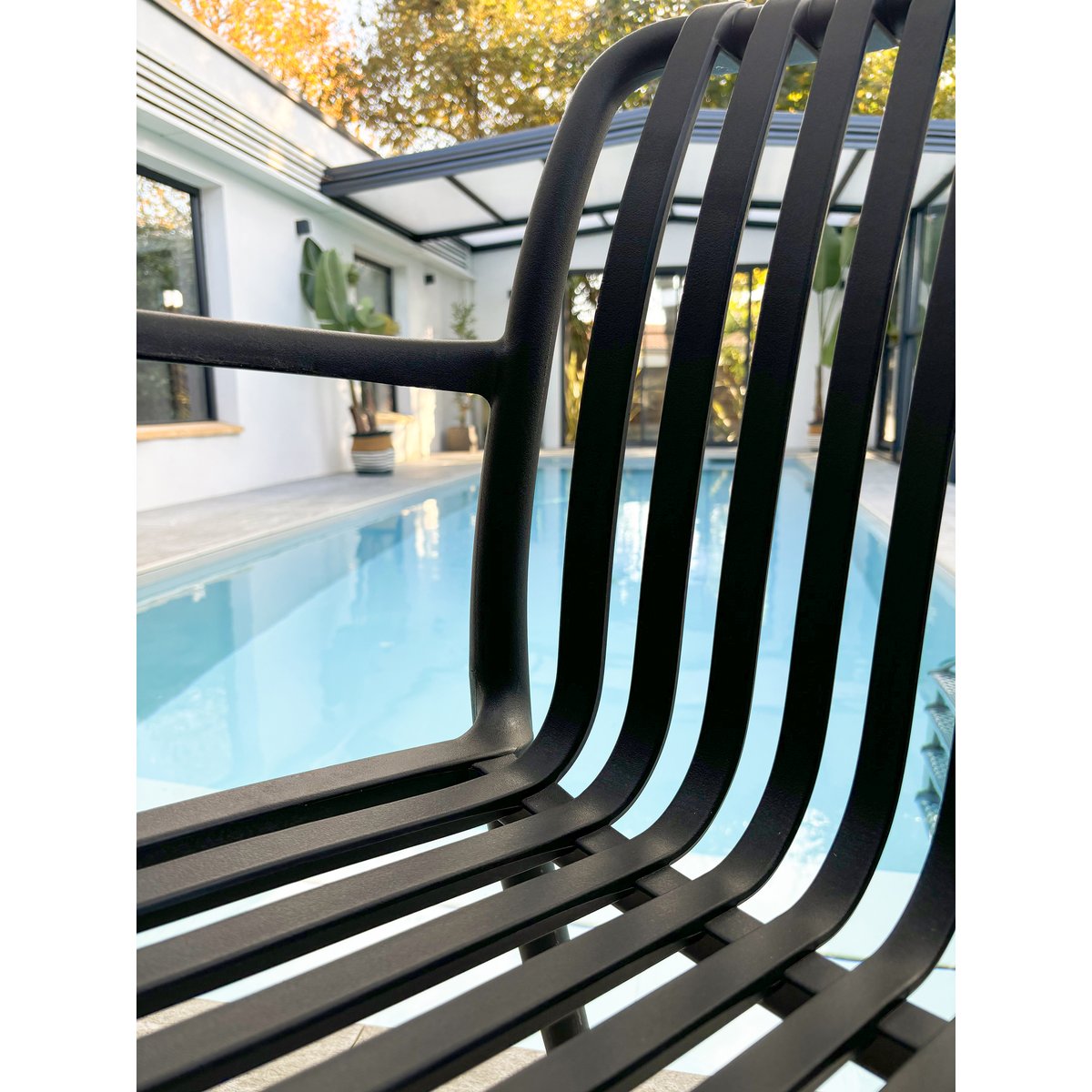 Lot de 2 fauteuils de jardin empilables en Polypropylène TIAGO noir, DCB GARDEN