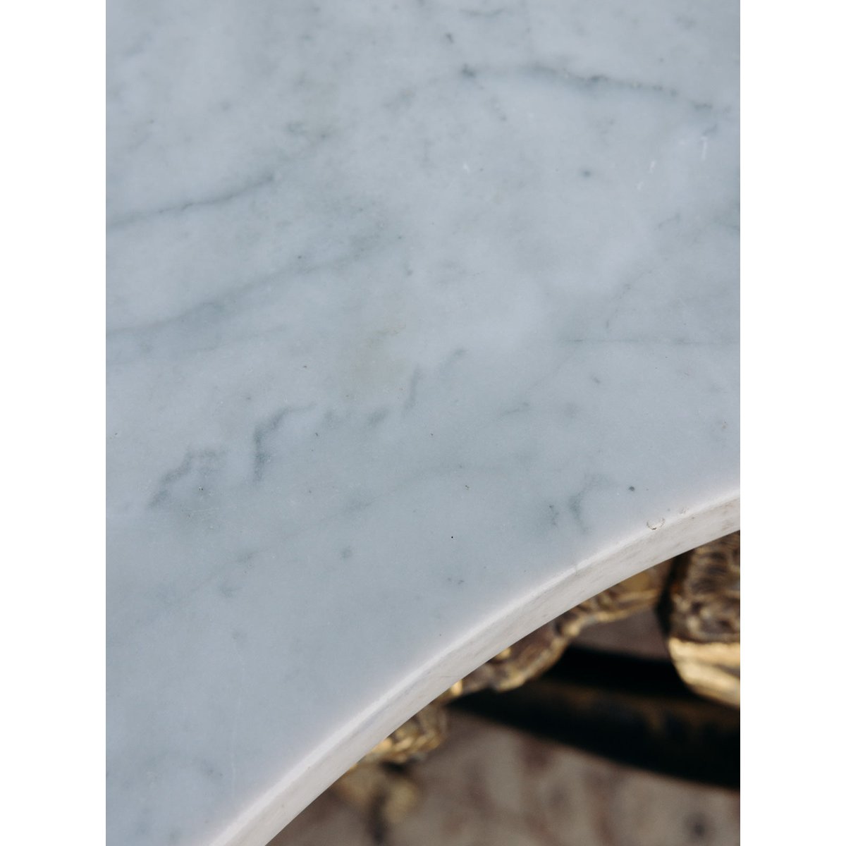 Console en bronze et marbre blanc Hanna N°1295 - Bon état doré, DEBONGOUT