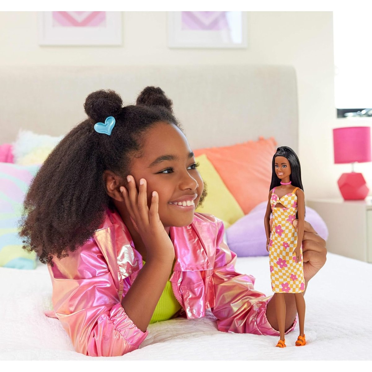 Poupée Fashionistas Spring aux cheveux noirs orange et rose, MATTEL