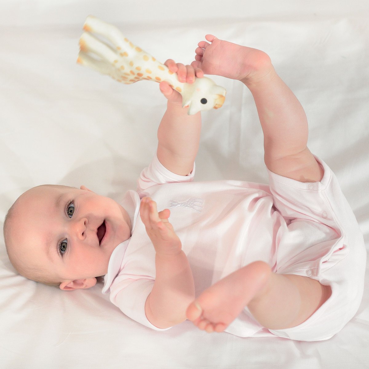 Combishort bébé Sophie La Girafe® rosa, TROIS KILOS SEPT