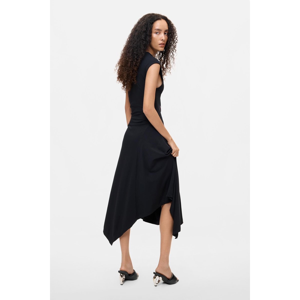 Robe asymétrique à fleurs noir, DESIGUAL