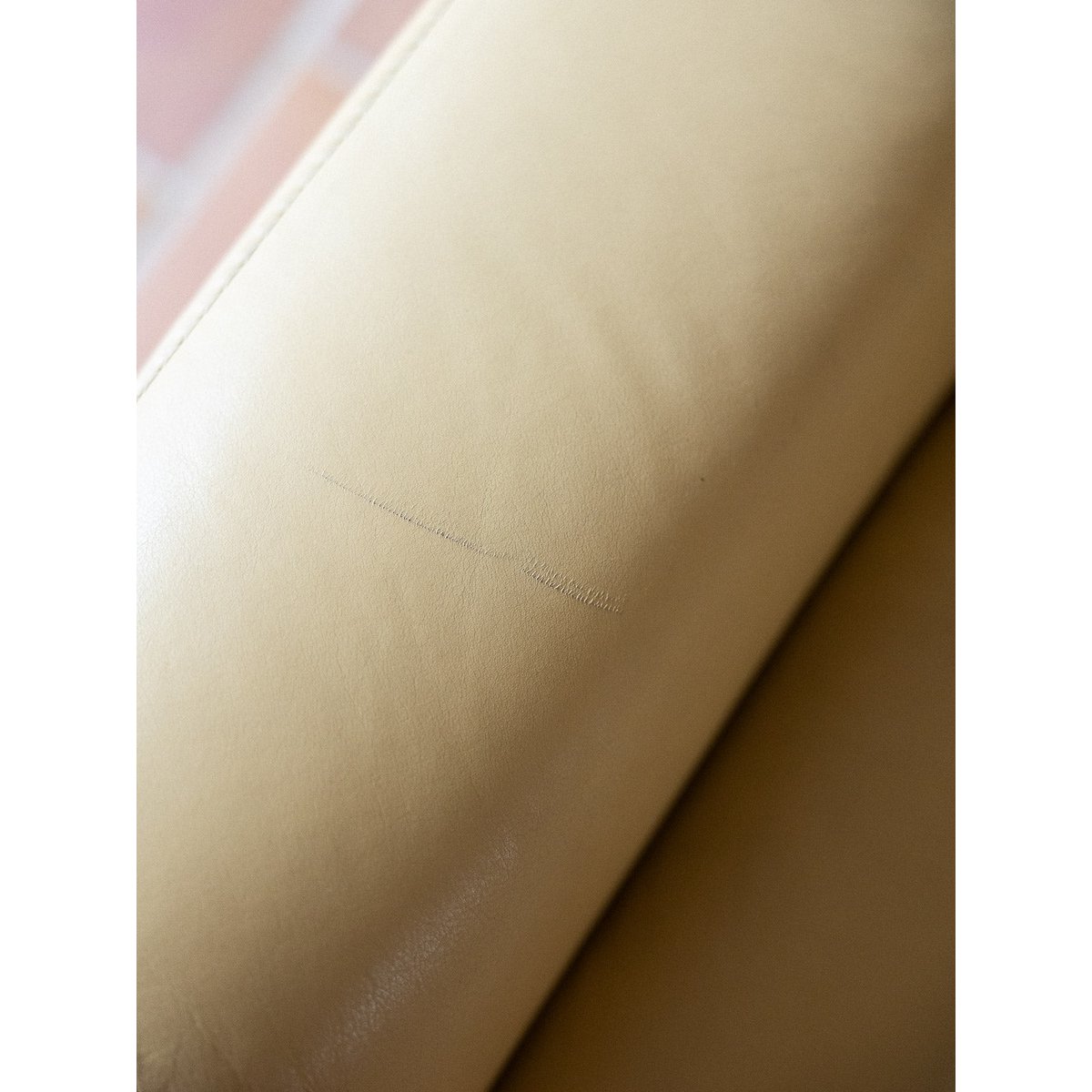 Fauteuil jaune beurre Jakob N°1327 - Bon état jaune, DEBONGOUT