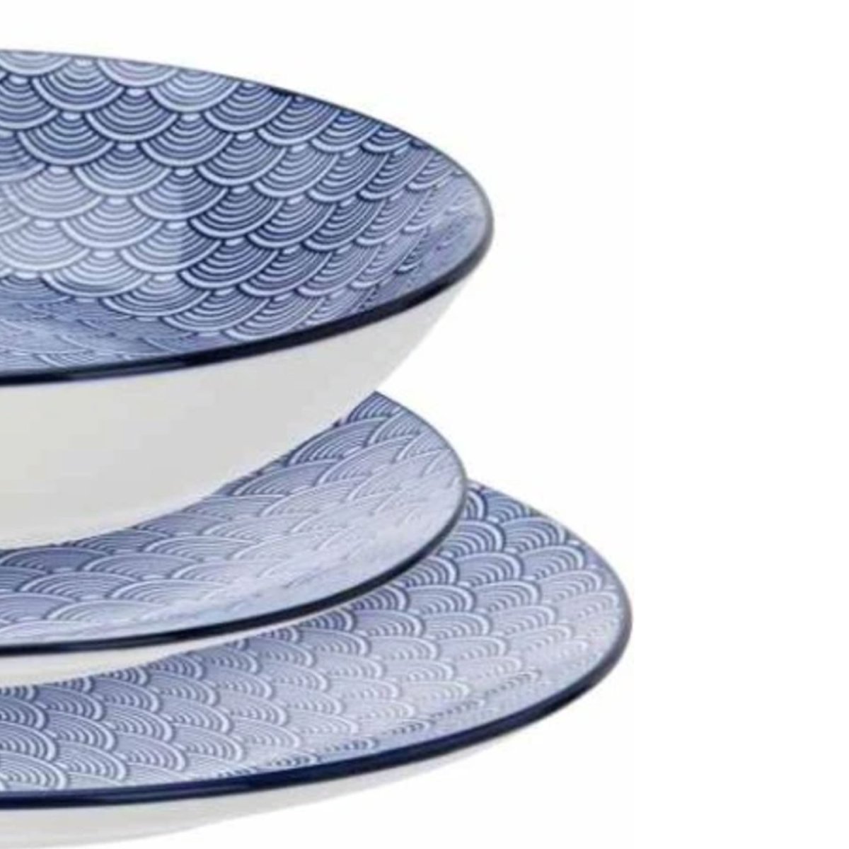 Service de 18 assiettes en porcelaine : plates, creuses et à dessert bleu & blanc, WADIGA