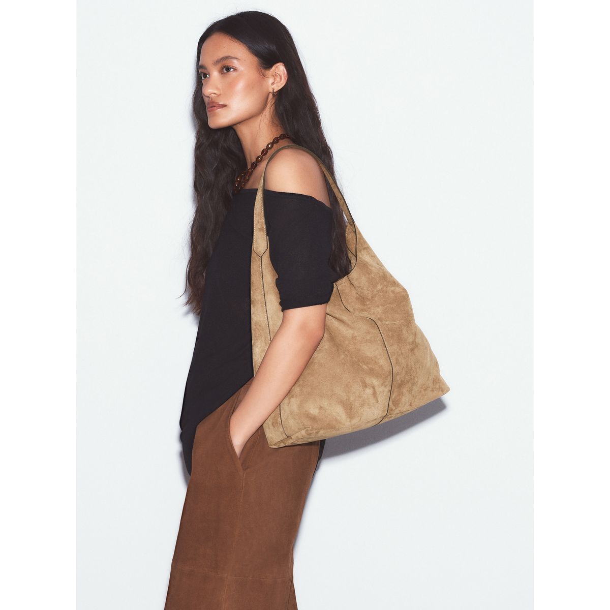 Sac souple à bandoulière en daim synthétique camel, NEXT