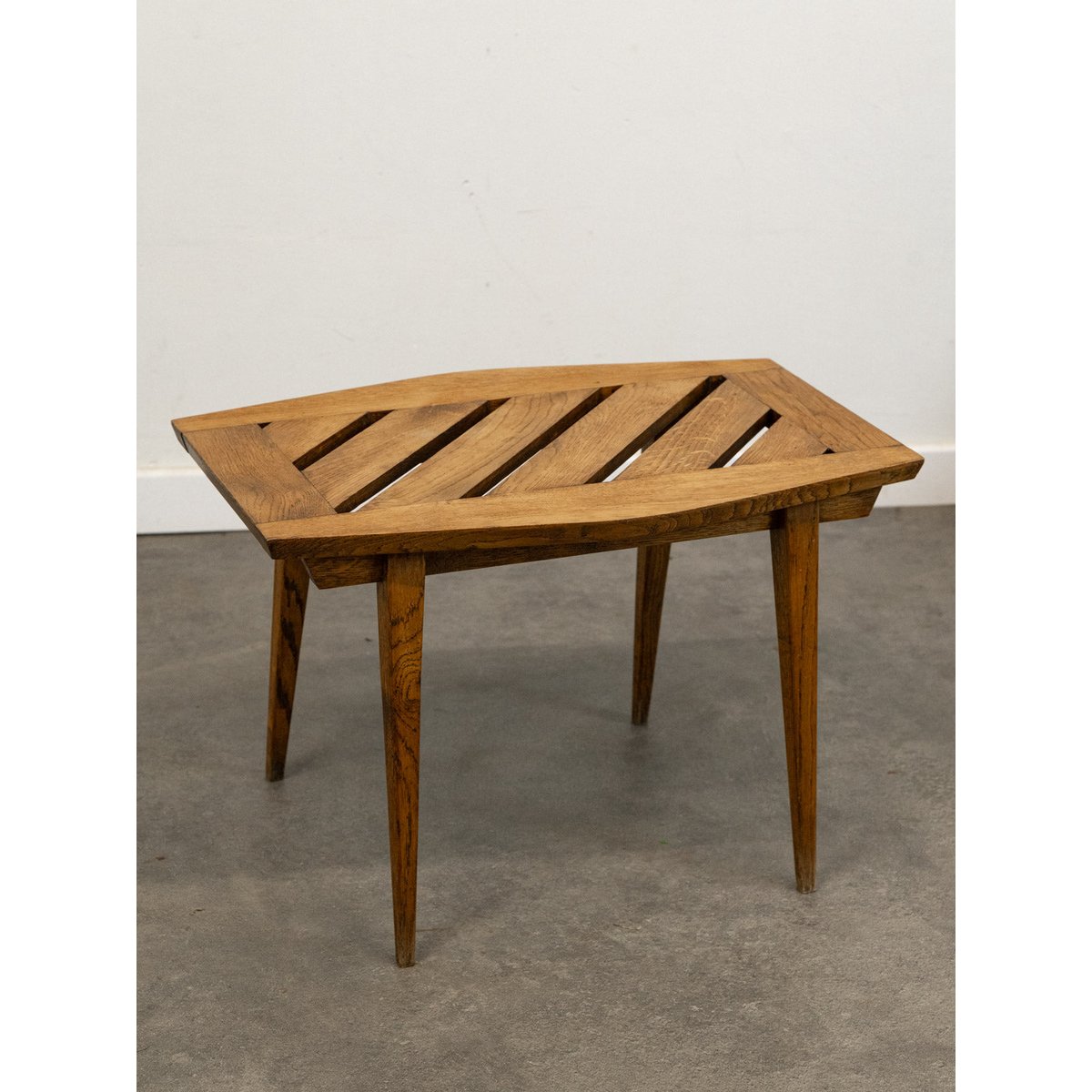 Table basse en bois ajourée Donna N°1058 - Bon état bois clair, DEBONGOUT