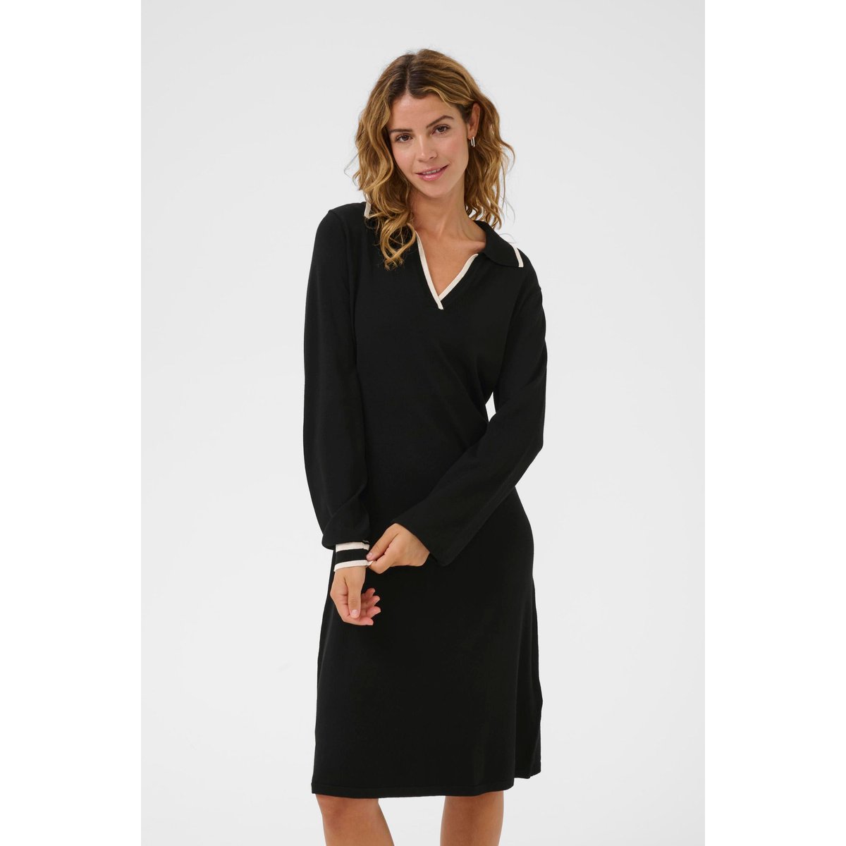 Robe noir pitch black, CREAM