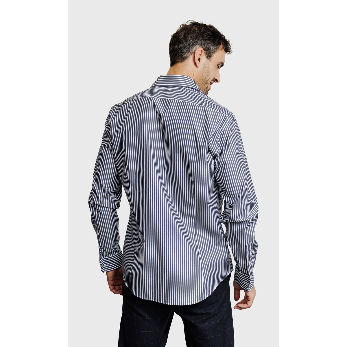 Chemise Regular fit double retors à rayures bleu marine, ACROSS