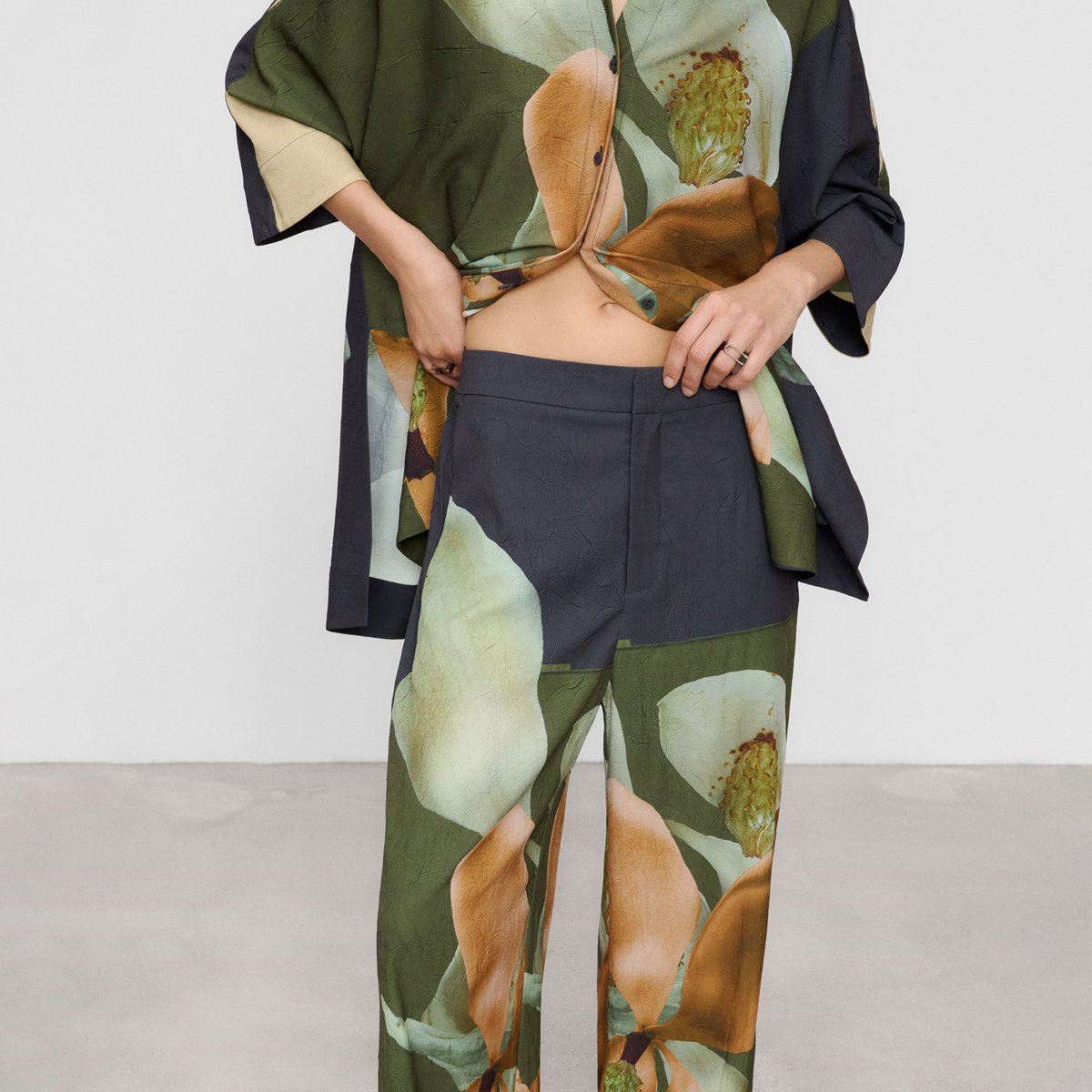 Pantalon à taille élastiquée et jambe droite imprimé fleurs, ADOLFO DOMINGUEZ