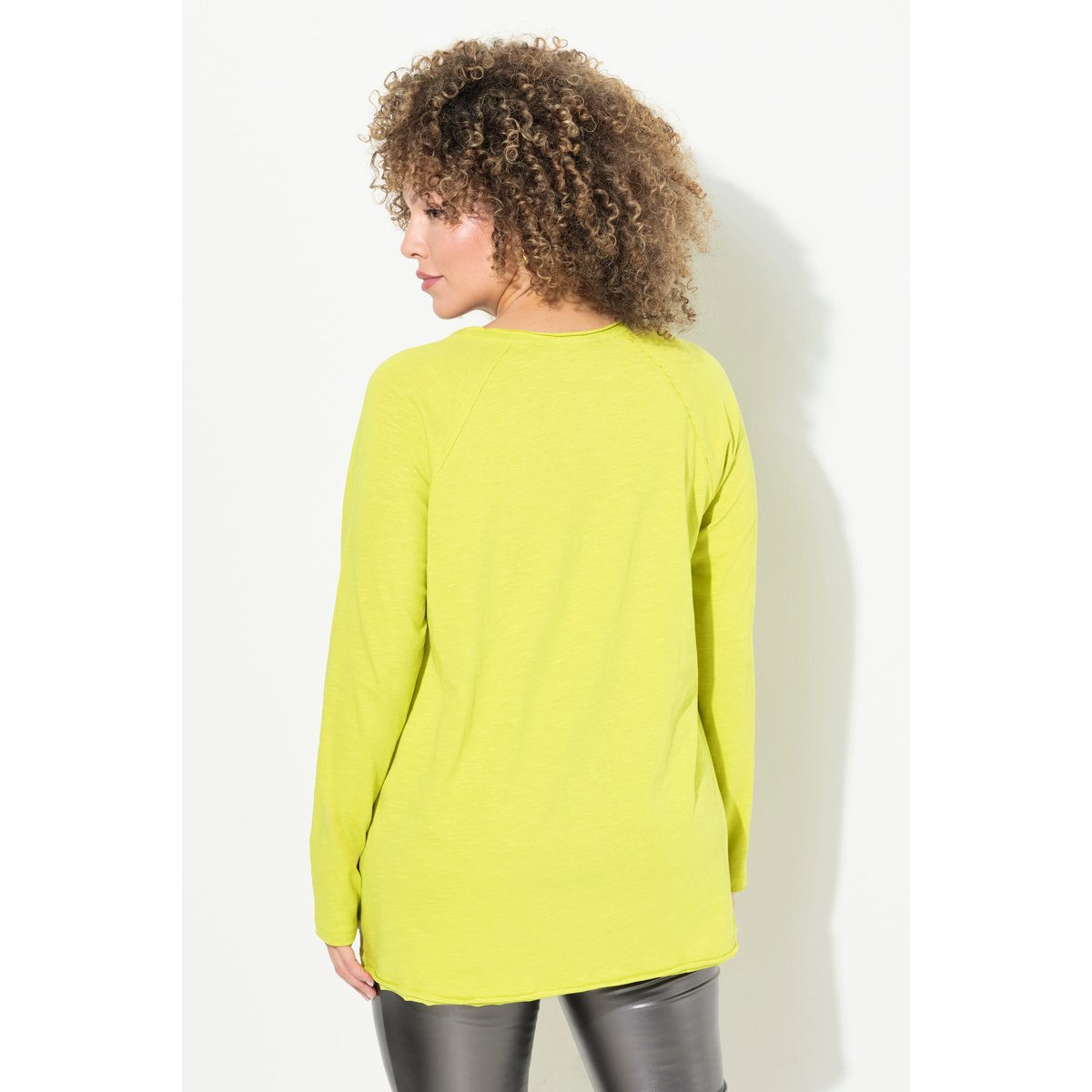 T-shirt évasé à manches longues et col rond vert clair, ULLA POPKEN