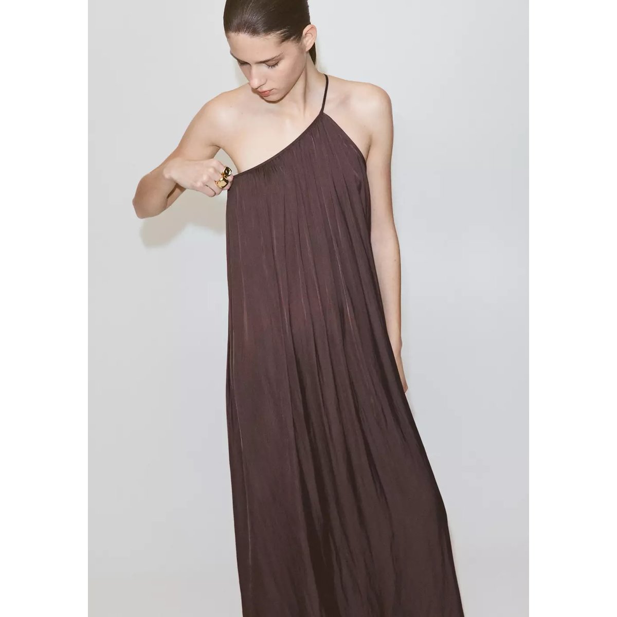 Robe asymétrique froncée grenat, MANGO