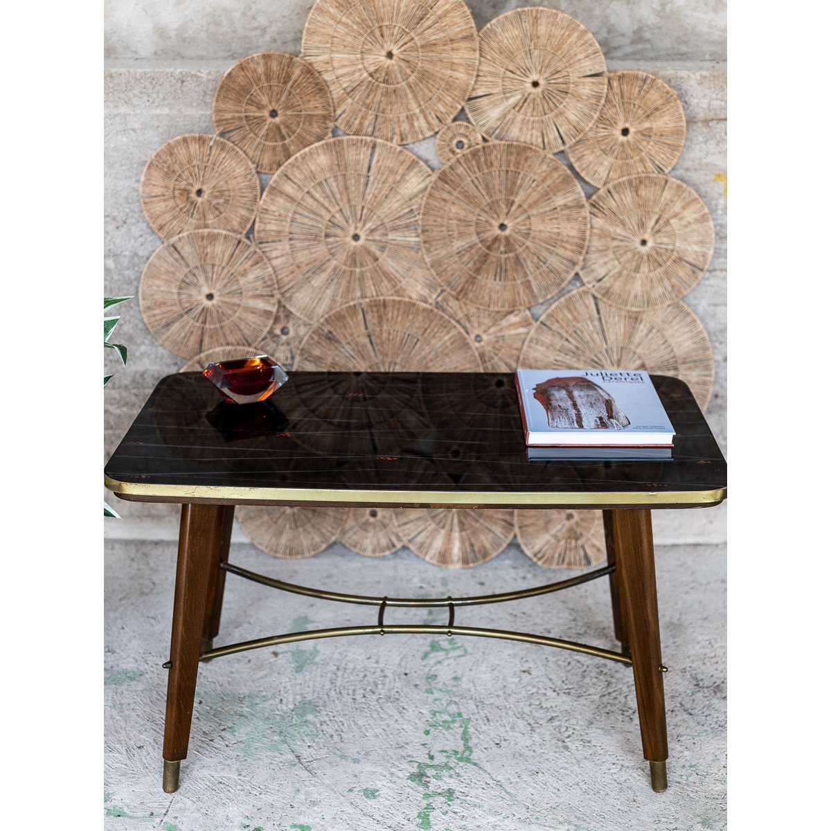 Légante table basse Donna N°1578 - Bon état bois foncé, DEBONGOUT
