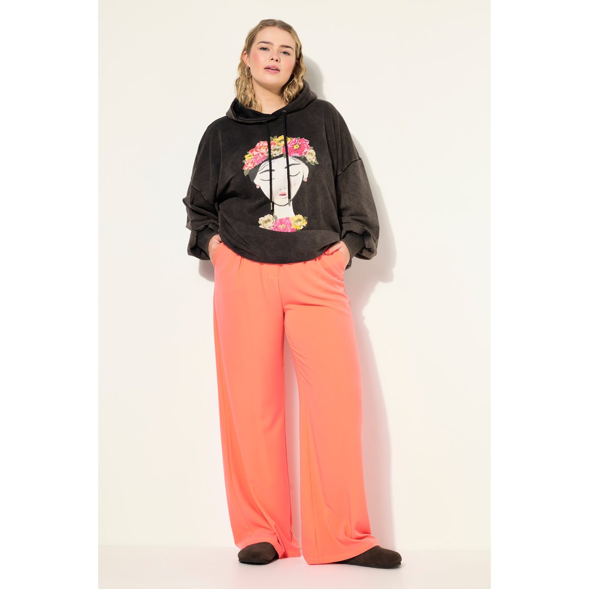 Pantalon à taille haute et jambe flamant, STUDIO UNTOLD