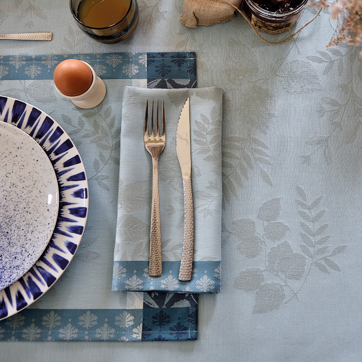 Set de table enduit Manor Lane lupin, LE JACQUARD FRANCAIS