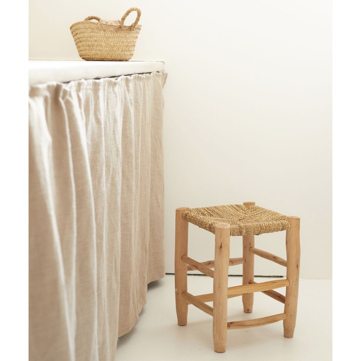 Tabouret Marocain bois de laurier - LOJI - 40x30x30 cm naturel, HOME MAISON