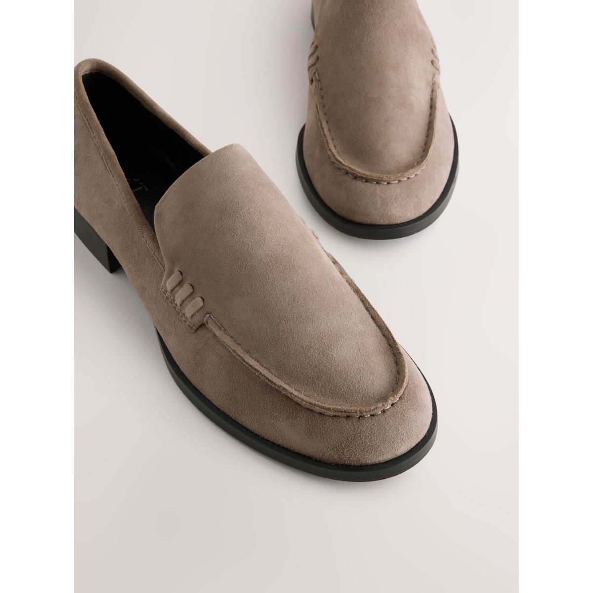 Mocassins bout rond en cuir forever comfort® daim grège, NEXT