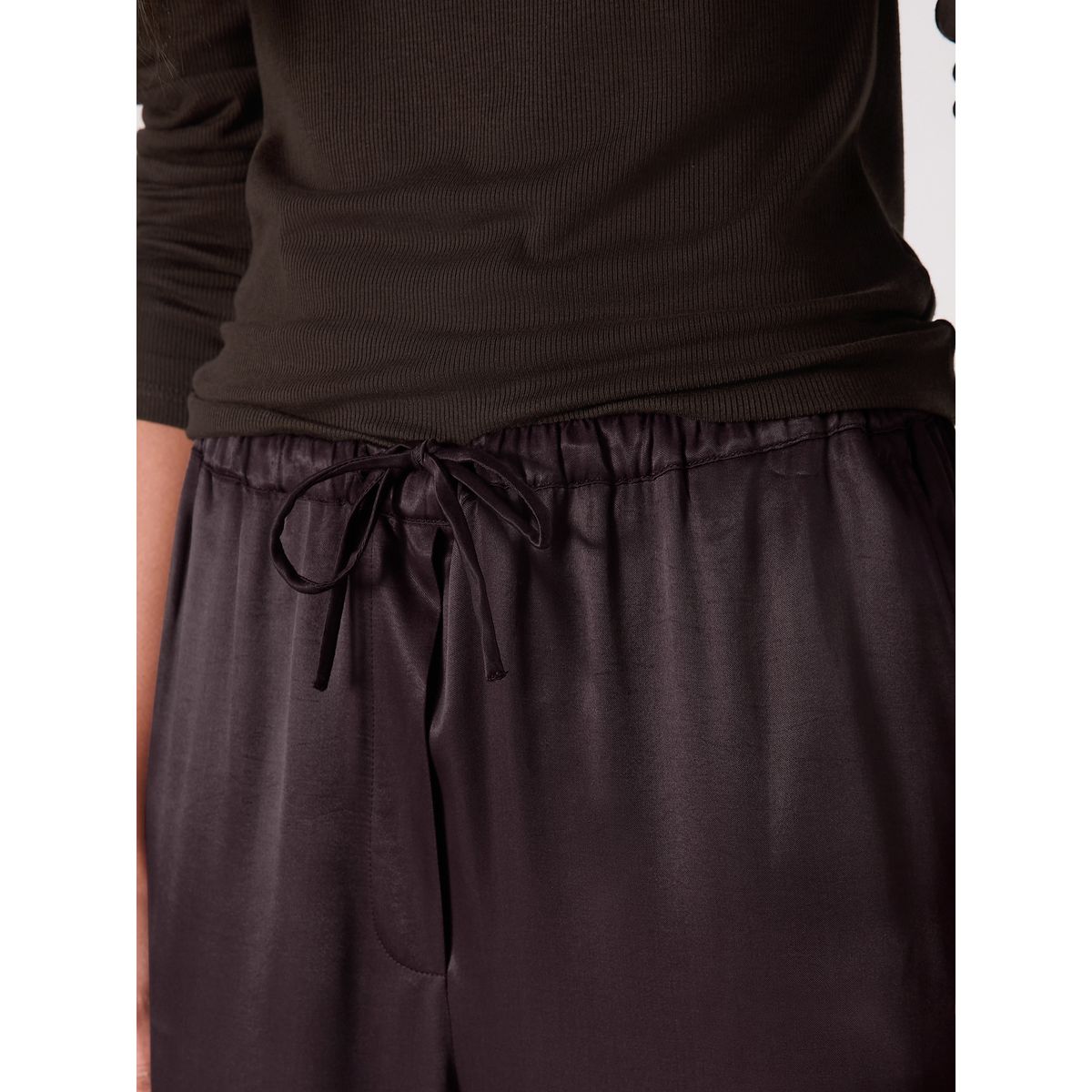 Pantalon large en satin à nouer sur la taille marron chocolat, NEXT