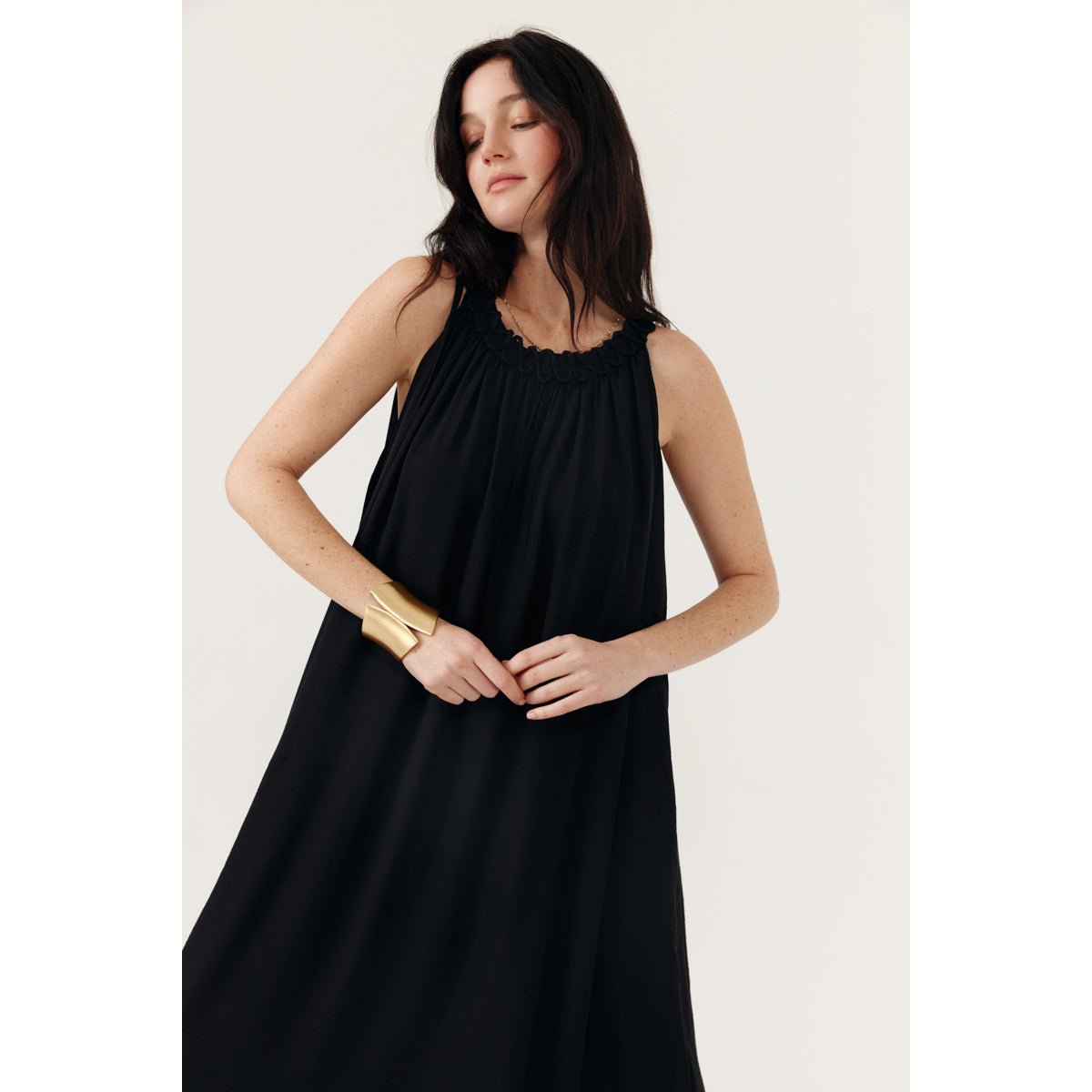 Robe longue sans manches coupe droite Elira black, ARTLOVE