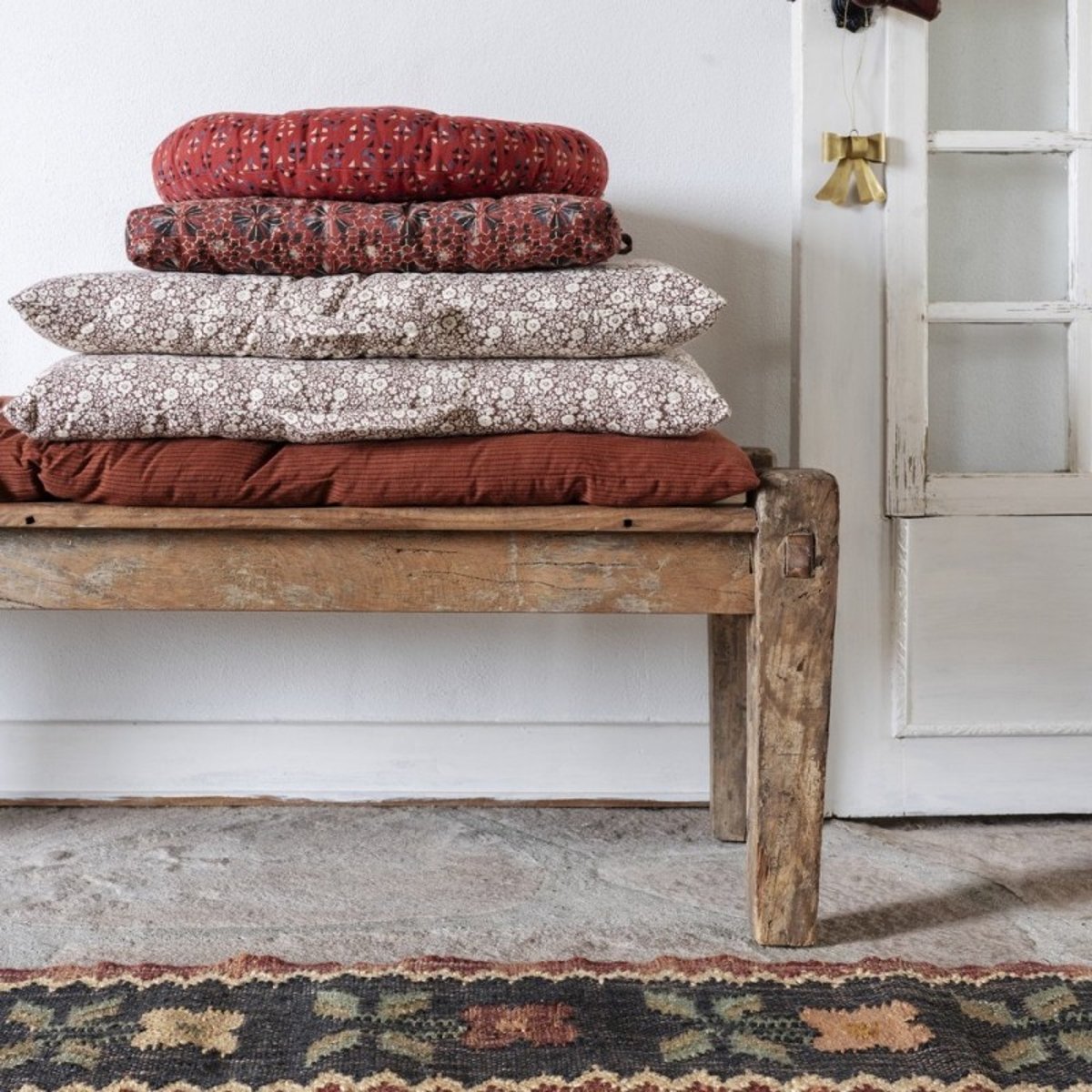 Matelas d'assise imprimé petites fleurs rouge bordeaux, MADAM STOLTZ