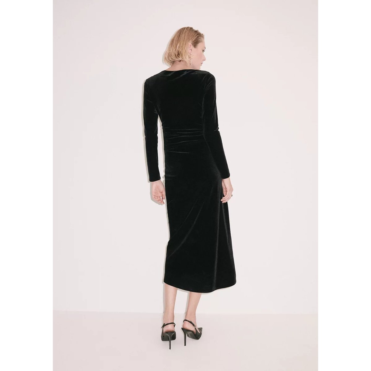 DRESS XVELCUT noir, MANGO
