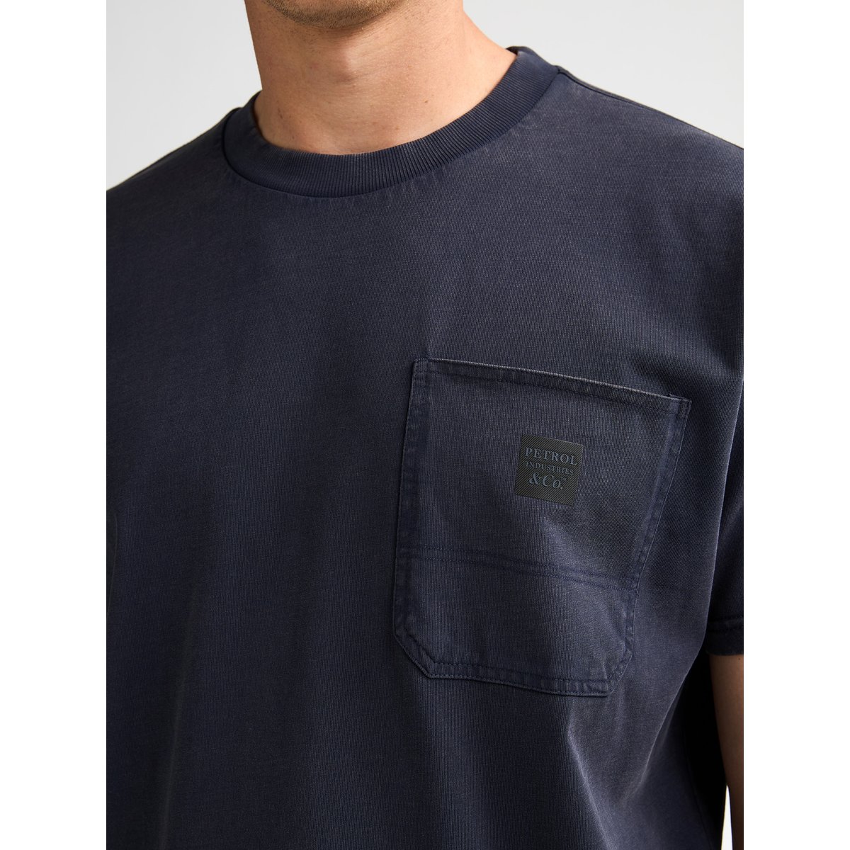 T-shirt en coton avec poche poitrine vaughn bleu royal navy, PETROL INDUSTRIES