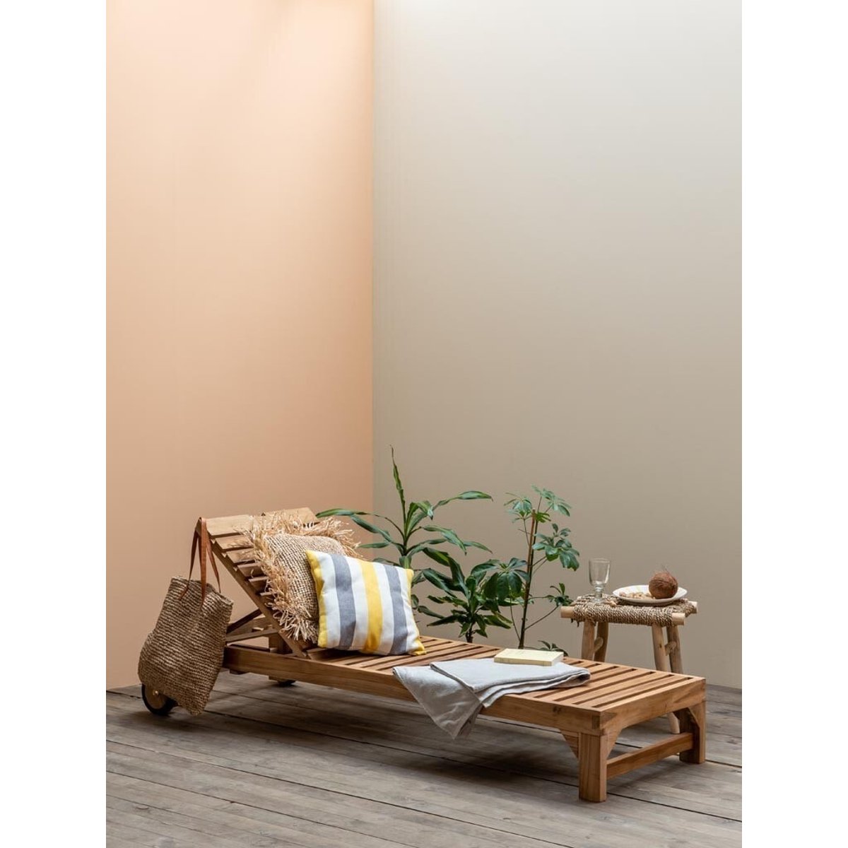 Chaise longue en teck TIRAMA bois clair, CHEHOMA