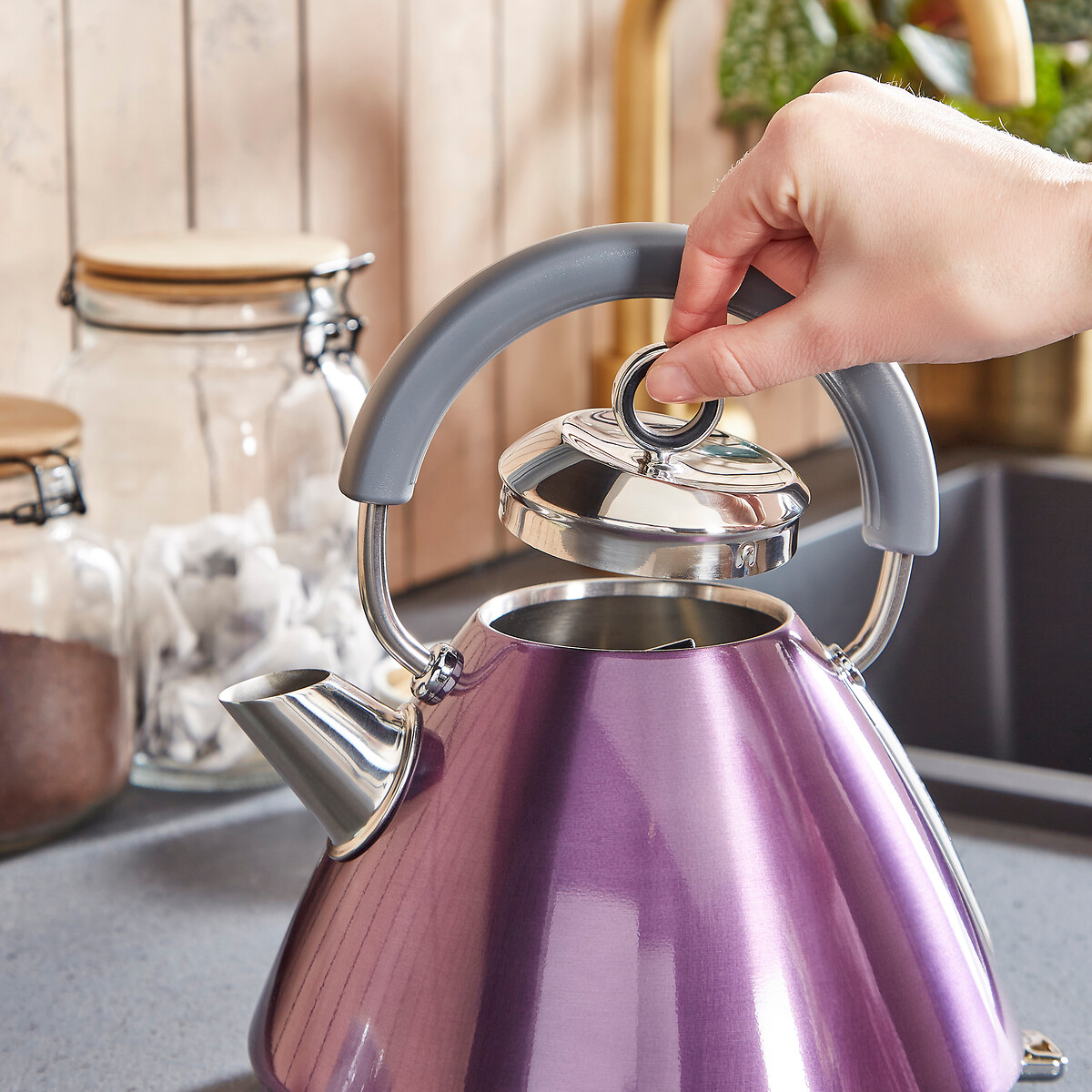 Accents 1.5L Pyramid Kettle purple, MORPHY RICHARDS