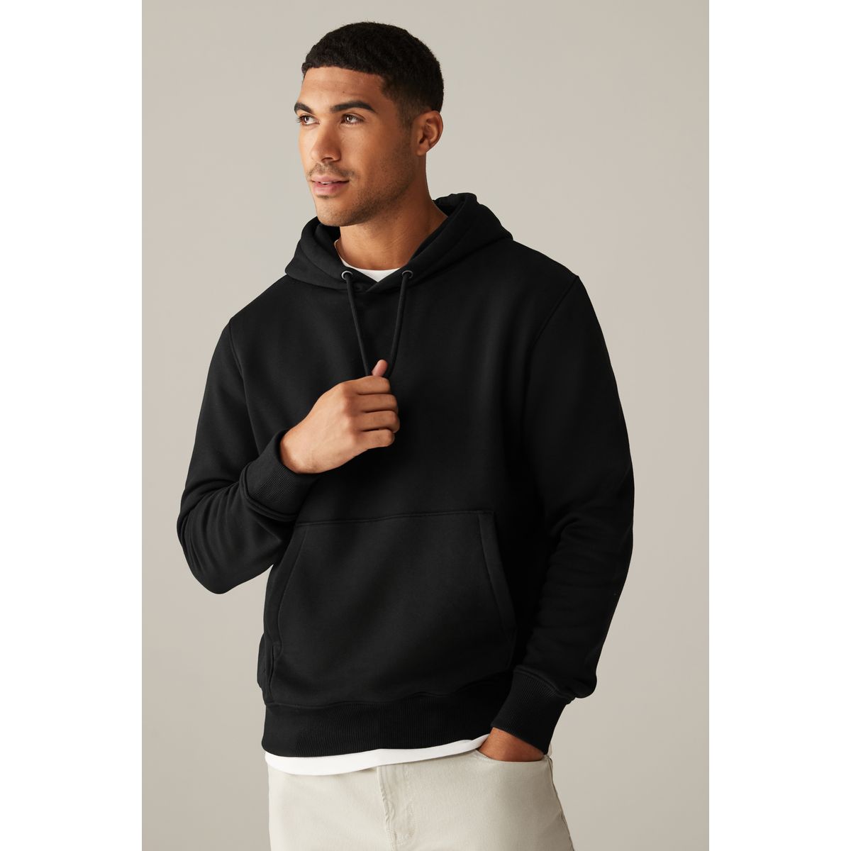 Sweat à capuche regular en jersey majoritaire noir, NEXT
