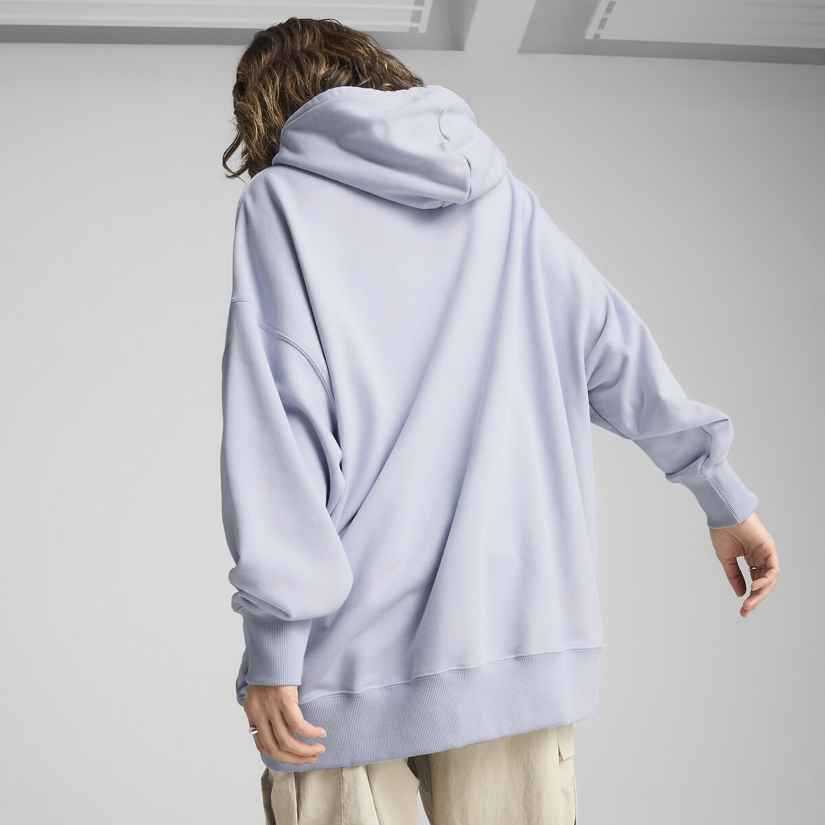 Sweat à capuche ESSENTIAL WARDROBE bleu clair, PUMA