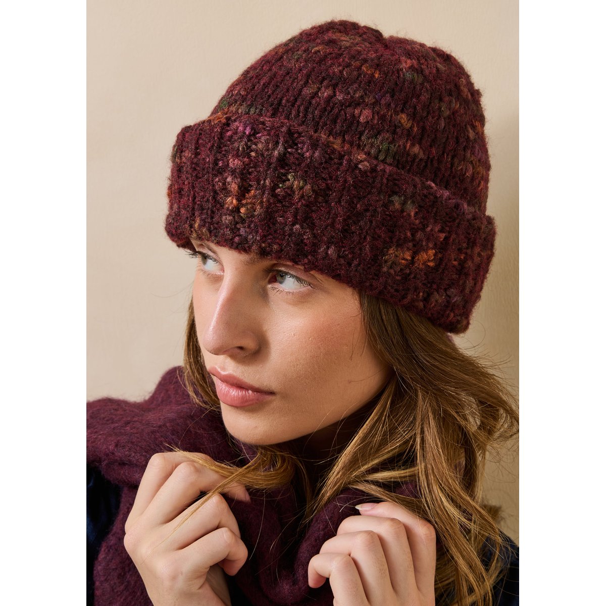 Bonnet tricoté multicolore bourgogne, LA FEE MARABOUTEE