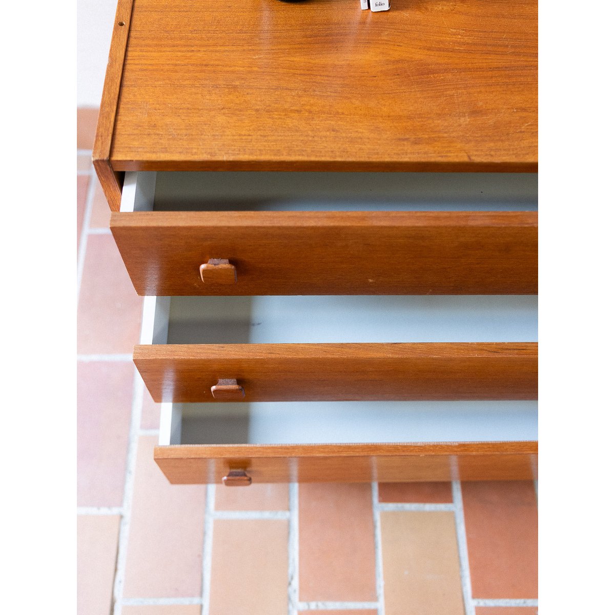 Commode aux poignées carrées Olga N°1058 - Bon état marron, DEBONGOUT