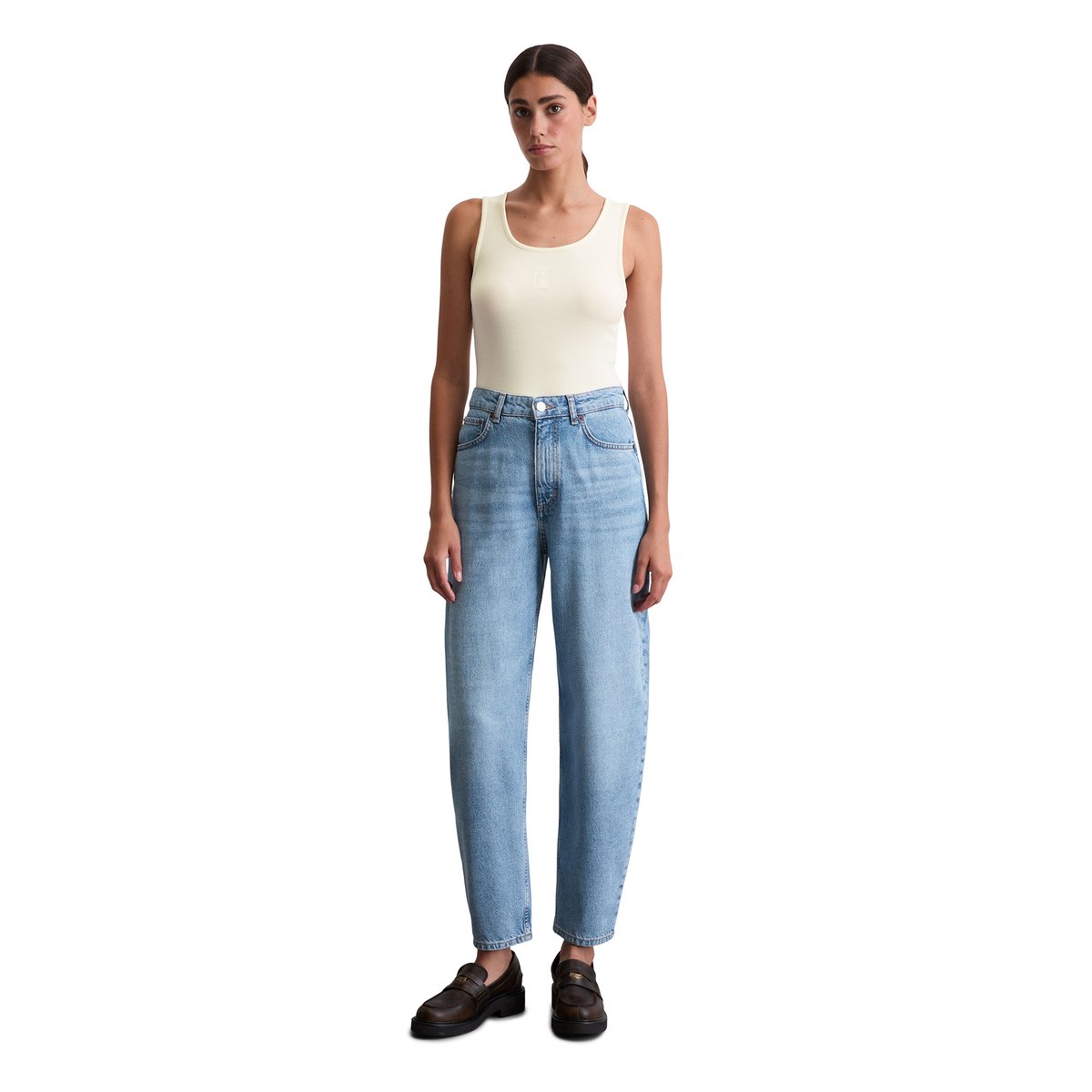 Jeans modèle Lara barrel cropped en TENCEL™ Lyocell avec du coton bleu clair, MARC O'POLO