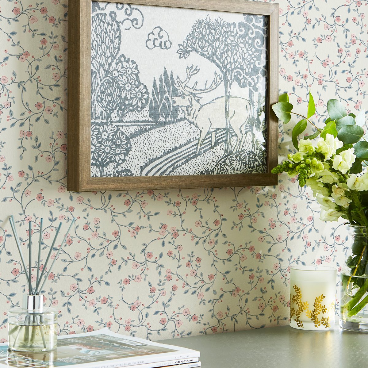 Papier peint guirlandes fleurs Blencow bleu, LAURA ASHLEY