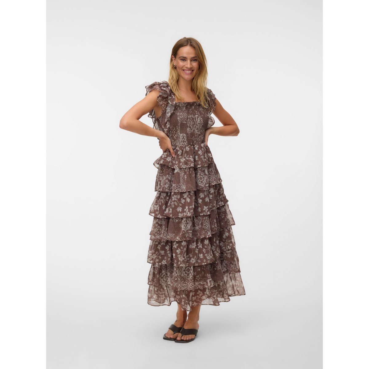 Robe À Volants cocoa brown, VERO MODA