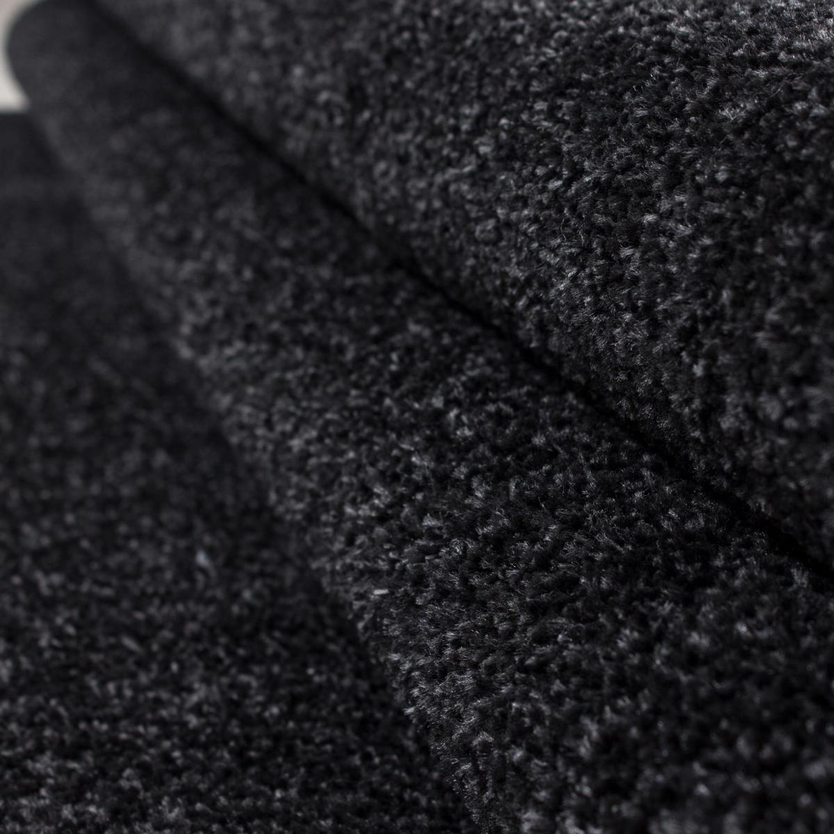 Tapis salon et chambre tissé motif uni SOULA anthracite, UN AMOUR DE TAPIS